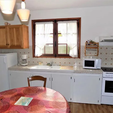 Semesterbostad Maison Meschers-sur-gironde, 3 Pieces, 4 Personnes - Fr-1-305c-25 *