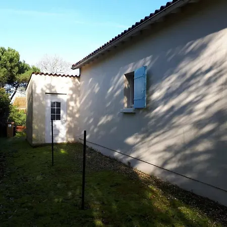 Semesterbostad Maison Meschers-sur-gironde, 3 Pieces, 4 Personnes - Fr-1-305c-25
